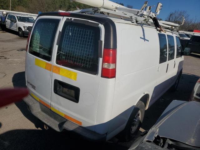 1GCWGFCAXD1904208 - 2013 CHEVROLET EXPRESS G2 WHITE photo 3