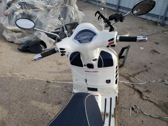 ZAPMA39L2K5201075 - 2019 VESPA GTS300 WHITE photo 5