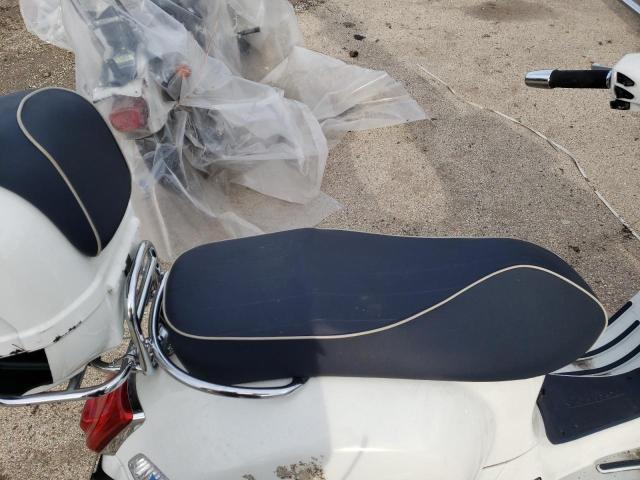 ZAPMA39L2K5201075 - 2019 VESPA GTS300 WHITE photo 6