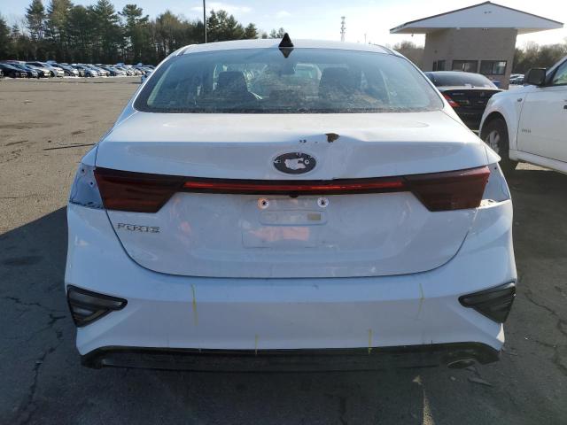 3KPF24AD0ME387174 - 2021 KIA FORTE FE WHITE photo 6