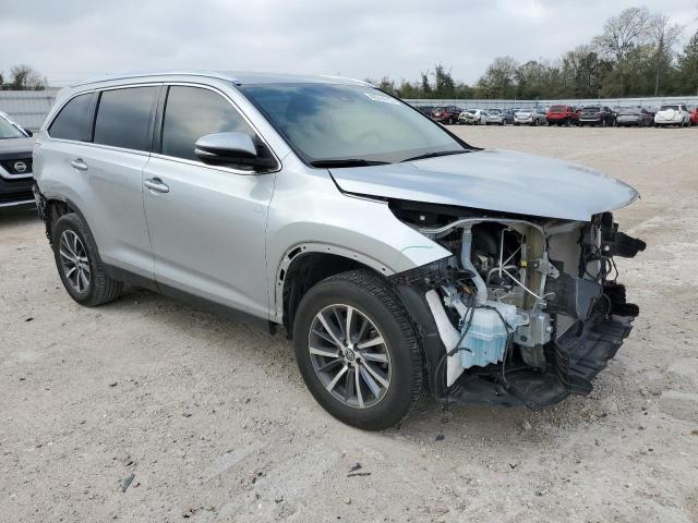 5TDKZRFH0KS570774 - 2019 TOYOTA HIGHLANDER SE SILVER photo 4