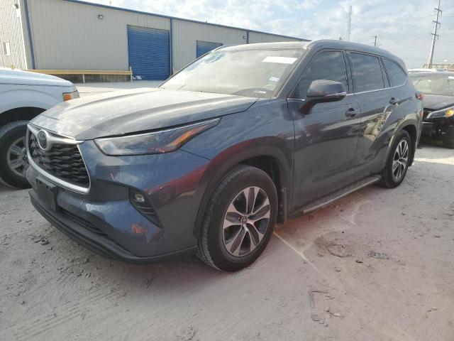 5TDGZRAH6NS111735 - 2022 TOYOTA HIGHLANDER XLE GRAY photo 1