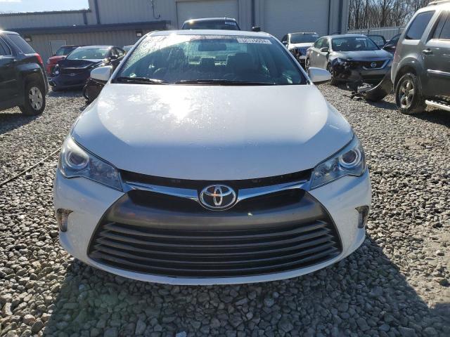 4T4BF1FK7FR470745 - 2015 TOYOTA CAMRY LE WHITE photo 5