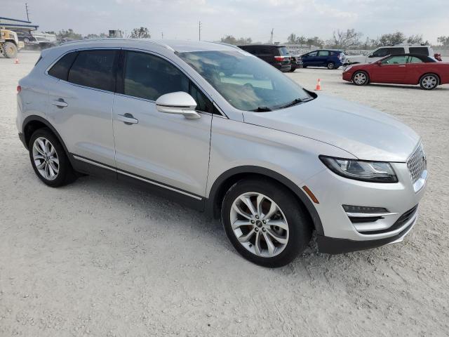 5LMCJ2C94KUL43513 - 2019 LINCOLN MKC SELECT SILVER photo 4