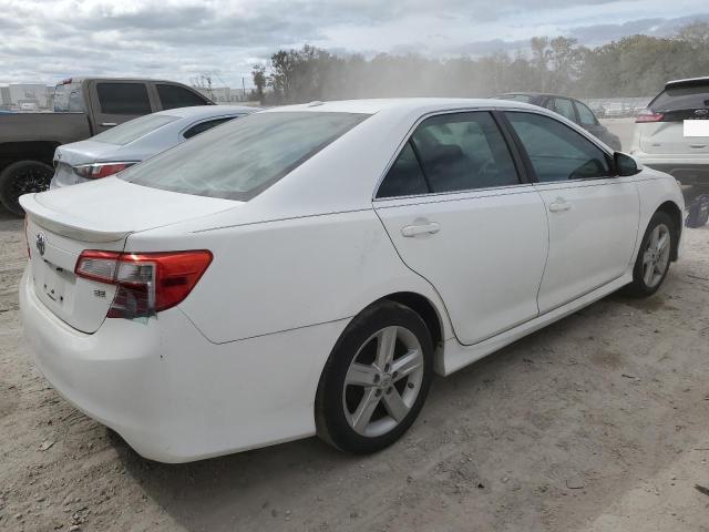 4T1BF1FK5CU588900 - 2012 TOYOTA CAMRY BASE WHITE photo 3