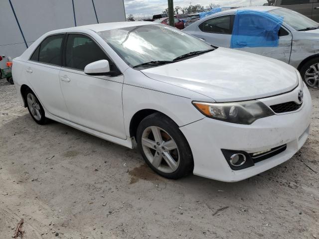 4T1BF1FK5CU588900 - 2012 TOYOTA CAMRY BASE WHITE photo 4