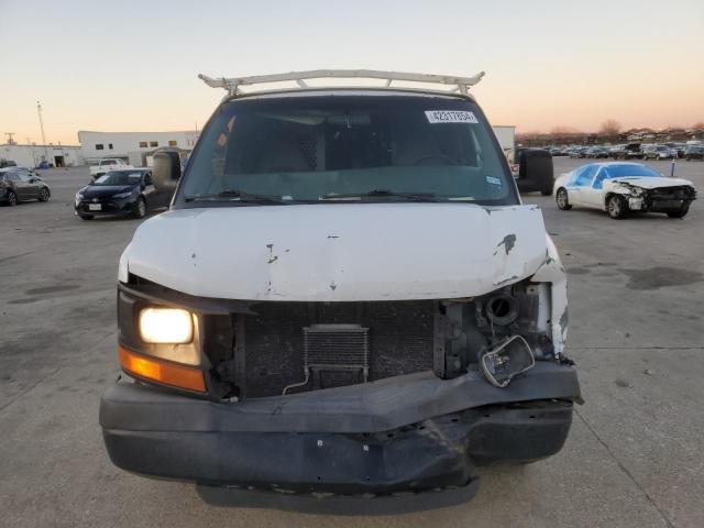 1GCZGFAAXA1101684 - 2010 CHEVROLET EXPRESS G2 WHITE photo 5