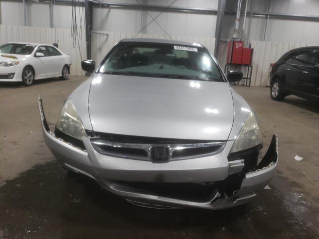 1HGCM56156A009604 - 2006 HONDA ACCORD VALUE GRAY photo 5