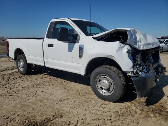 1FTBF2A66NEF83061 - 2022 FORD F250 SUPER DUTY WHITE photo 4