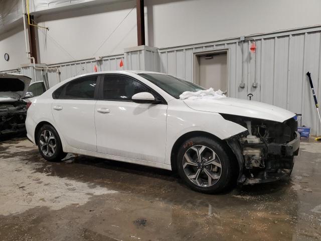 3KPF24AD1KE065754 - 2019 KIA FORTE FE WHITE photo 4