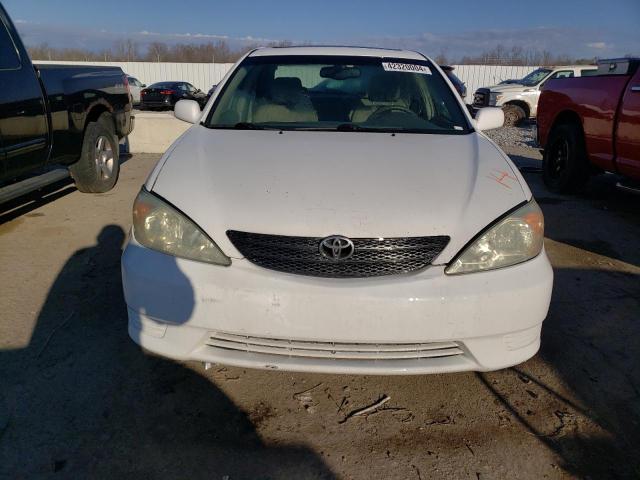 4T1BF30K04U068268 - 2004 TOYOTA CAMRY LE WHITE photo 5