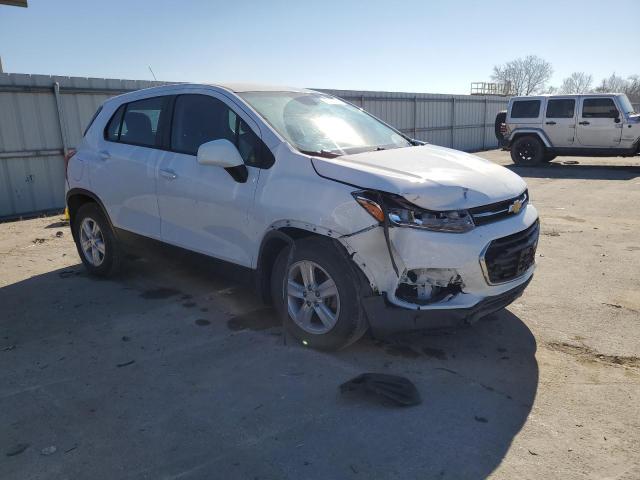 3GNCJKSB8KL226496 - 2019 CHEVROLET TRAX LS WHITE photo 4