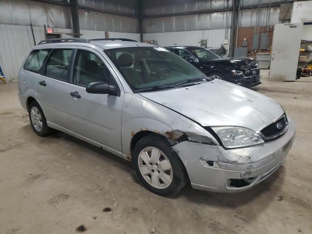 1FAFP36N26W108089 - 2006 FORD FOCUS ZXW SILVER photo 4