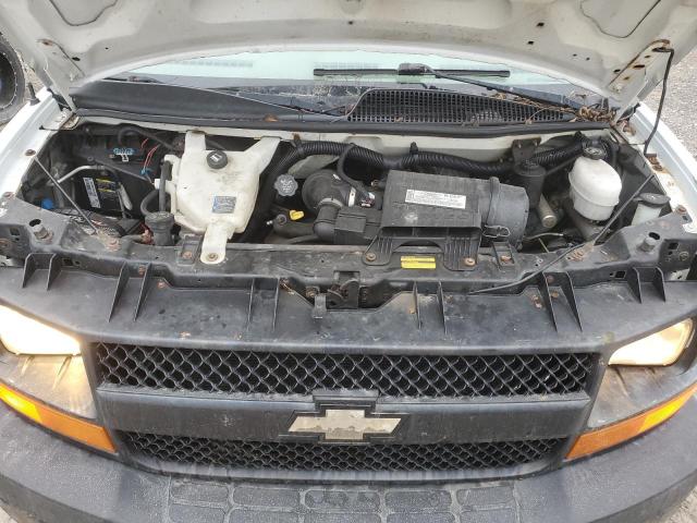 1GCFH154181211718 - 2008 CHEVROLET EXPRESS G1 WHITE photo 12