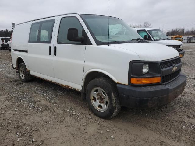 1GCFH154181211718 - 2008 CHEVROLET EXPRESS G1 WHITE photo 4