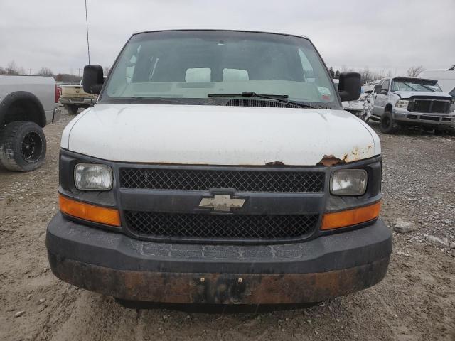 1GCFH154181211718 - 2008 CHEVROLET EXPRESS G1 WHITE photo 5