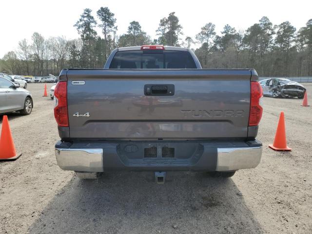 5TFUW5F14EX412644 - 2014 TOYOTA TUNDRA DOUBLE CAB SR/SR5 GRAY photo 6