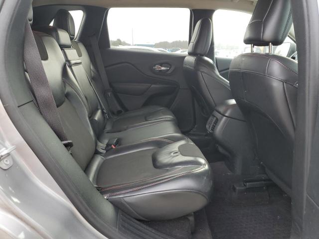 1C4PJMBS5GW214328 - 2016 JEEP CHEROKEE TRAILHAWK SILVER photo 11