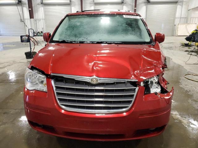 2A4RR5DX6AR152741 - 2010 CHRYSLER TOWN & COU TOURING RED photo 5