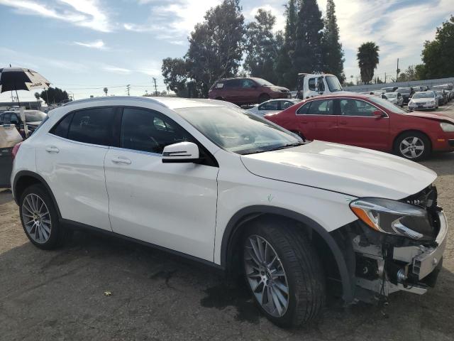 WDCTG4EB2JJ496564 - 2018 MERCEDES-BENZ GLA 250 WHITE photo 4