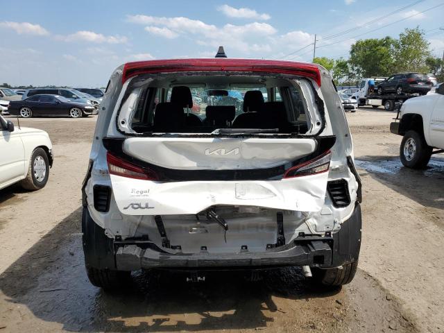 KNDJ23AU5N7172945 - 2022 KIA SOUL LX WHITE photo 6