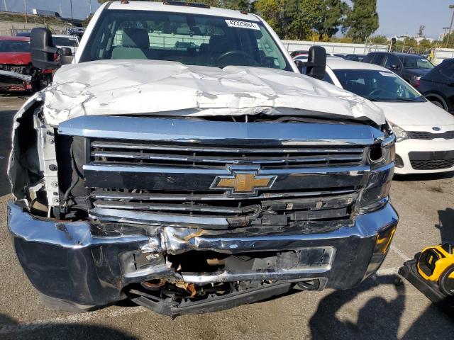 1GC2KUEG7JZ107270 - 2018 CHEVROLET SILVERADO K2500 HEAVY DUTY WHITE photo 5