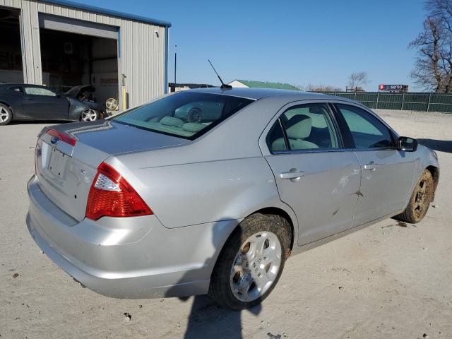 3FAHP0HA8AR127131 - 2010 FORD FUSION SE SILVER photo 3