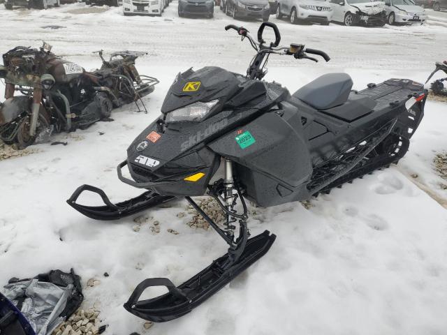 2BPSCXMD4MV000012 - 2021 SKI DOO SUMMIT SP BLACK photo 2