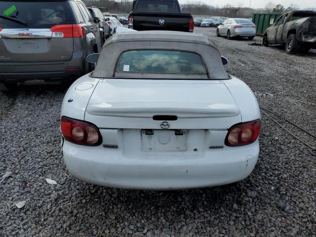 JM1NB353840401418 - 2004 MAZDA MX-5 MIATA BASE WHITE photo 6