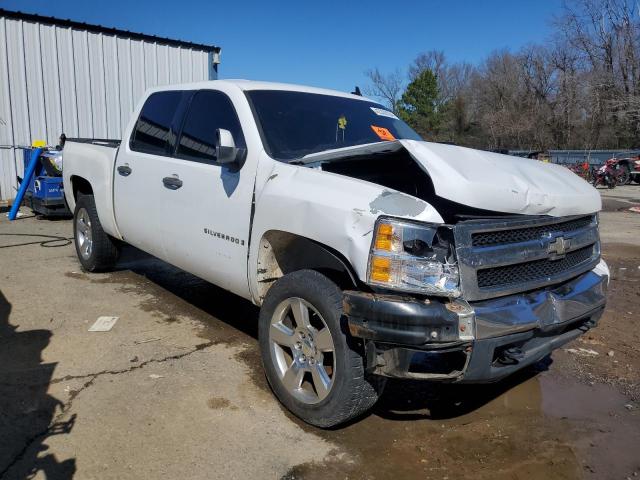 3GCEC13097G543240 - 2007 CHEVROLET SILVERADO C1500 CREW CAB WHITE photo 4