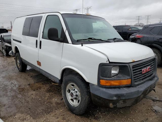 1GTGG25V571122898 - 2007 GMC SAVANA G2500 WHITE photo 4