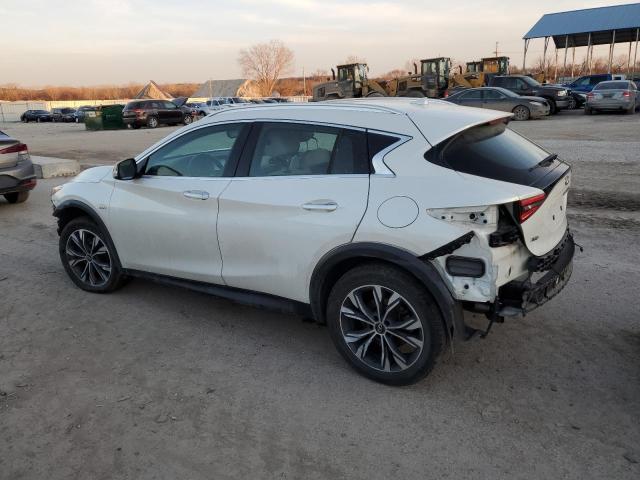 SJKCH5CR0JA045056 - 2018 INFINITI QX30 BASE WHITE photo 2