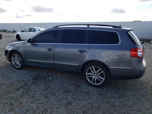 WVWTK93C98E012938 - 2008 VOLKSWAGEN PASSAT WAGON LUX GRAY photo 2