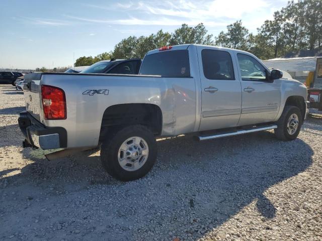 1GC1KYEG8BF245115 - 2011 CHEVROLET SILVERADO K2500 HEAVY DUTY LTZ SILVER photo 3