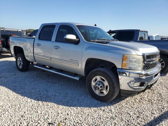 1GC1KYEG8BF245115 - 2011 CHEVROLET SILVERADO K2500 HEAVY DUTY LTZ SILVER photo 4