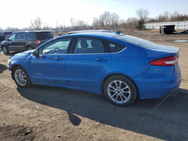 3FA6P0LU8KR165713 - 2019 FORD FUSION SE BLUE photo 2