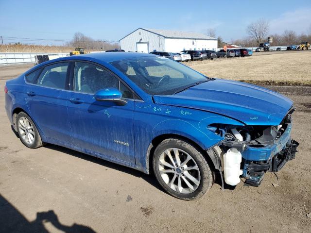 3FA6P0LU8KR165713 - 2019 FORD FUSION SE BLUE photo 4