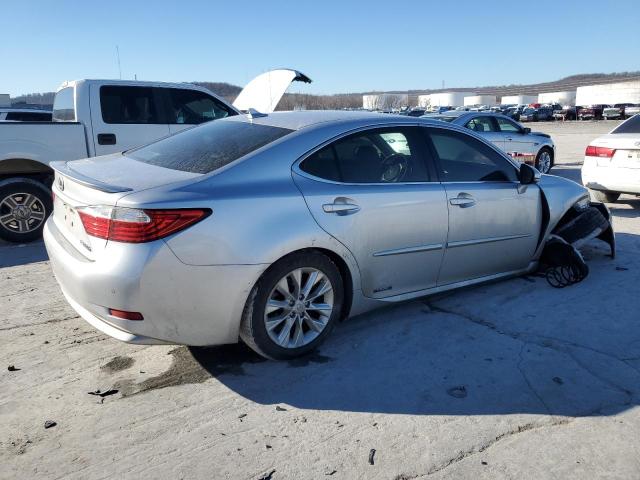 JTHBW1GG2E2064311 - 2014 LEXUS ES 300H SILVER photo 3