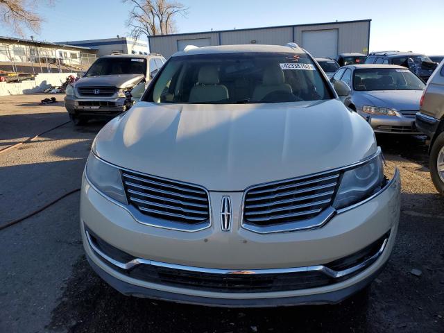 2LMPJ6JR7JBL37261 - 2018 LINCOLN MKX PREMIERE WHITE photo 5