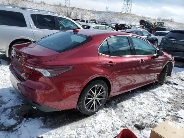 4T1F11BK8MU022723 - 2021 TOYOTA CAMRY XLE BURGUNDY photo 3