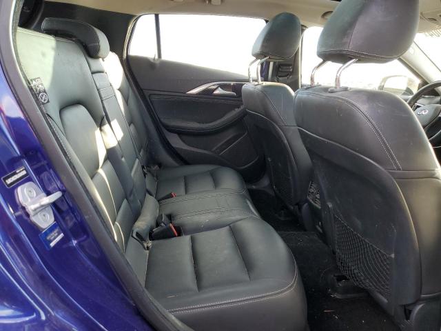 SJKCH5CR0JA040990 - 2018 INFINITI QX30 BASE BLUE photo 10