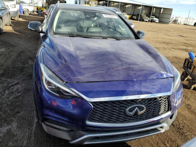 SJKCH5CR0JA040990 - 2018 INFINITI QX30 BASE BLUE photo 5