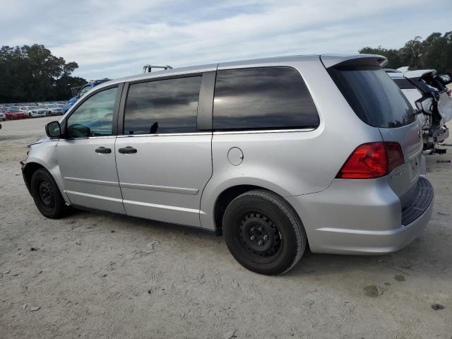 2V4RW4DG1BR691168 - 2011 VOLKSWAGEN ROUTAN S SILVER photo 2