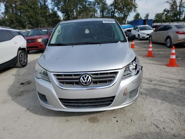 2V4RW4DG1BR691168 - 2011 VOLKSWAGEN ROUTAN S SILVER photo 5