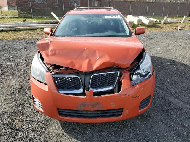 5Y2SP6E04AZ401774 - 2010 PONTIAC VIBE ORANGE photo 5