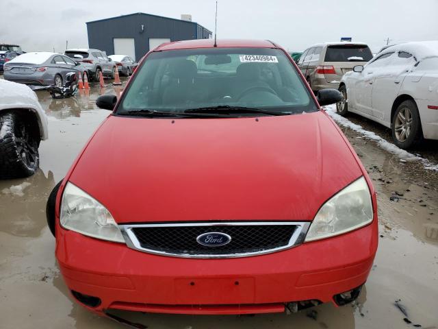 3FAFP31N75R128976 - 2005 FORD FOCUS ZX3 RED photo 5