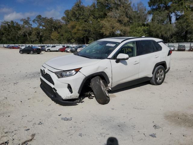 JTMP1RFV5KJ021555 - 2019 TOYOTA RAV4 XLE WHITE photo 1