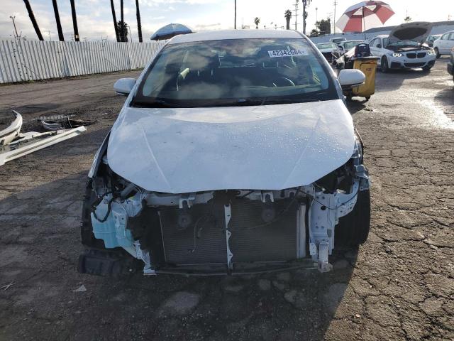 JTDKARFUXJ3062834 - 2018 TOYOTA PRIUS WHITE photo 5