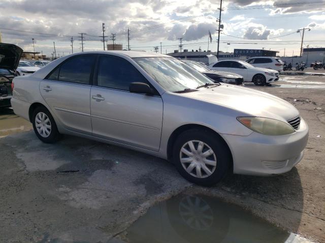 4T1BE32K35U553439 - 2005 TOYOTA CAMRY LE SILVER photo 4