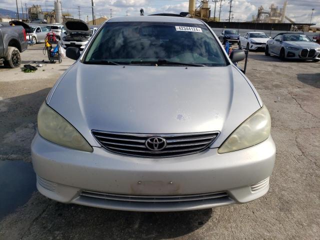 4T1BE32K35U553439 - 2005 TOYOTA CAMRY LE SILVER photo 5